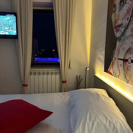 Apartament Isoco House *